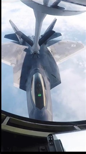 f-22 RAPTOR MID-AIR REFUELING