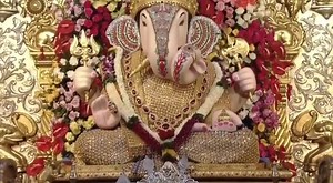 Sending heartfelt Ganesh Chaturthi wishes to you all! May Bappa shower his choicest blessings on ya'll 🙏💕 Please play this song to your bappa.. तुमच्या बाप्पाला माझा नमस्कार!!!!🙏🙏 Folks in Bangalore and Japan.. cannot wait to celebrate Ganeshotsav together with you. Ganpati Bappa Moraya!!!!!😊 | Mahesh Kale