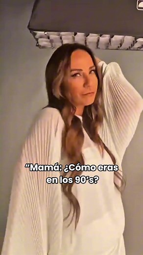 “Auténtica, soñadora y valiente ✨ libre y con luz propia 🤍 así era… y así soy” #consueloduval