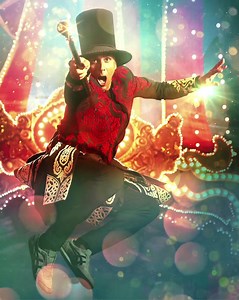 Akshay Kumar is a magician on screen. Ye exaggeration nahi hai! Get ready to experience love & magic like never before. Stay tuned for the trailer of #AtrangiRe tomorrow on Disney Hotstar #DisneyPlusHotstarMultiplex Aanand L Rai Akshay Kumar Dhanush #SaraAliKhan A.R. Rahman #BhushanKumar Irshad Kamil #Himanshusharma Colour Yellow Productions #CapeOfGoodFilms T-Series Films | T-Series