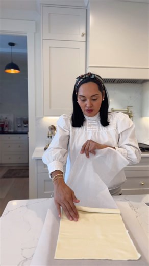 6.1K views · 115 reactions | A perfect and easy holiday dessert for your gatherings!  you can make it your own with different flavors, like hazelnut spread, chocolate syrup, fruit compote or this PB&J that I made! Your guests will love it! Comment “holidays” if you want the full recipe and I’ll send it to you!  #holidaysrecipes #christmasrecipes #christmastree #pastry #chocolatepastry | My Latina Table | Facebook