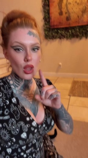 Look at the crab claws | Maegan Machine