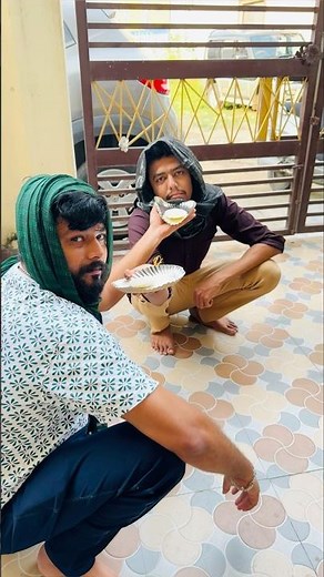 Bhai idli khila bhi de ab 😂😂😂 ‪@ShubhaAbhayShorts‬