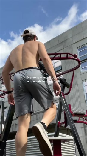 This took so many muscle up to shoot.#calisthenics #muscleup #strength