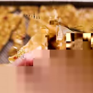 What’s the trick to this treat? Karo® Corn Syrup! It gives Classic Peanut Brittle its signature sweetness and texture. | Karo Syrup