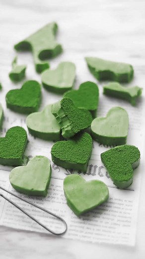 💚 #Matcha #Fudge — Happiness that you can eat! 😋 Hands up if you’d love to try these delicious #MatchaCreations prepared by @ nm_meiyee. 👉 bit.ly/trymidori If you’d love to make these delicious matcha fudge cookies at home, head to @ nm_meiyee for the full recipe. You will neeed the following ingredients to make 12-15 cookies: 360g Dairy free white chocolate *melted 160g Condensed oat milk 5g Matcha Don’t forget to share your #MatchaCreations with us by tagging @ Matchaeologist to spread the 