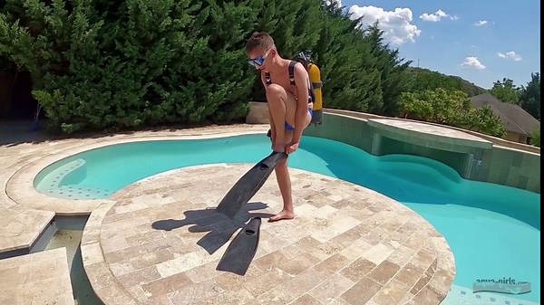 601 MEN ONLY - Speedo Swim Trunks and a Butt Plug | Clips4sale