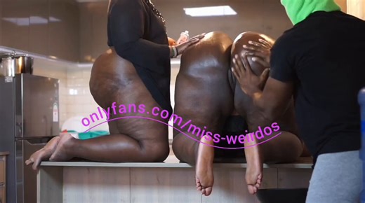 Will he manage this two massive booties in the kitchen 🍑🍑💦?Don't miss https://t.co/AIsDCZkD2n