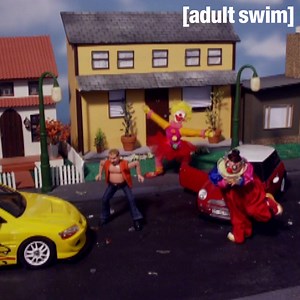 Os Bebês Cabeça de Alface chegaram para desafiar Chucky como a nova ameaça na cidade. Quem prevalecerá nesta batalha do mal?  #FrangoRobô | Adult Swim Brasil | Facebook