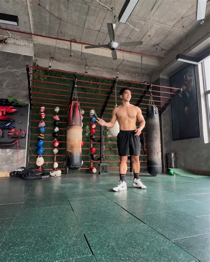 18 reactions | Với nền tảng cơ bắp từ luyện tập thể hình, bước vào bộ môn nhảy giây mình có lợi thế là một cặp giò khá là ổn, vậy nên mình có thể nhảy được lâu￼, và sức bật cũng ổn phết | Pham Anh Quan | Facebook