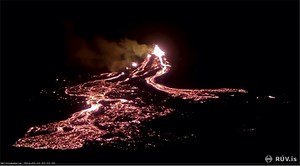 View of the night: live webcam on Fagradalsfjall #icelandvolcano #lava NBC Bay Area https://www.ruv.is/frett/2021/03/20/live-feed-from-iceland-volcano | Rob Mayeda NBC Bay Area