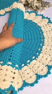275K views · 4.2K reactions | Esse é o tapete fácil da Sil no canal crochê com amor Sil Emidio #crochet #artesanal | Crochê com amor por Sil Emídio | Facebook