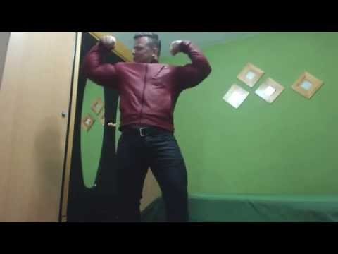 Gabriel MuscleDominus-Flexing in leather;
