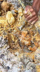 Traditional gold panner #goldpanner #mencariemas #mendulangemas #goldpanning #holdprospecting #mininggold #findinggold #holdhunter #goldhunting #tambangemas #goldmining #treasure | Arsenio Gold Hunting
