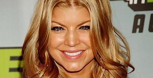 Fergie yeni parfümü ile meme kanseriyle mücadele edecek