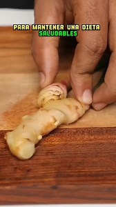 30K views · 731 reactions |  Los jugos naturales se popularizan cada vez más y las combinaciones son infinitas. Hoy te traemos una alternativa riquísima, muy simple y desinfectante.  Si te gustó y quieres más consejos sanos visita el perfil #saludable #comida #alimentacion #mujeres #salud #desayuno #jugo #bebida | Fenyxfitn | Facebook