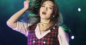 Rùng rợn lễ hội Halloween của sinh viên trường Báo