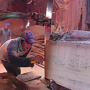 24K views · 139 reactions | a brave worker sawing wood without safety | Putirana Woodworker | Facebook