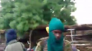 67K views · 822 reactions | Mali Lors de la prise de Loulouni/Sikasso des com*batt*ants du JN!!M ont pillé les marchés et les commerces de la ville et emporté dans leurs camps les marchandises pillées... -Hasret K. | 퐀퐄퐒-퐢퐧퐟퐨 홰횕횒횊횗회횎 획횎횜 홴횝횊횝횜 획횞 횂횊횑횎횕 | Facebook