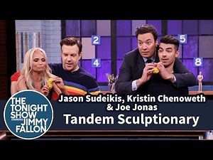 Jason Sudeikis, Kristin Chenoweth, Joe Jonas and Jimmy Fallon battle in Tandem Sculptionary