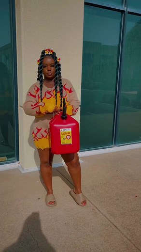 It’s the gas can purse for me! ⛽️👜😭 #Afropuffjada #gascanpurse #yeezys | Jada Holmes