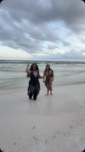 Mama and daughter #summer #beach #outside #vacation #florida #bluewater #vibes #funtimes #love | MsPie Mercadel Gray