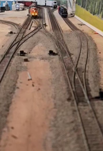 Come on over . #customtrains #custom #railway #hoscale #model #NS #maintenance #train #modelrailroad #mountains #trains #BNSF #UPRR #norfolksouthern #CSX #CPKC #railroad | Custom-Trains