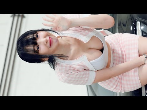 Model Lee Da-yeon, leedayeon, pink checkered outfit,