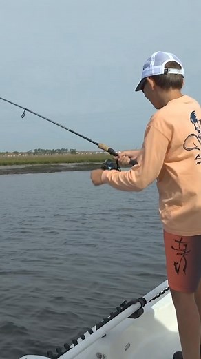 This week on Hook The Future- Capt Don Dingman & Capt Travis Wilson treat Devin & Dillan to a hot redfish bite in the shallows of the St Johns River in Jacksonville, FL. Set your recording or tune in to The Sportsman Channel Tues at 10:30am or 3:30pm, or Sunday at 3pm. | Hook The Future