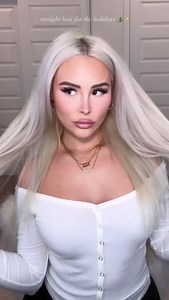 As easy as 1, 2, 3! The stunning Ashleyswagnerxo shows us just how simple it is to clip in our luxury Remy hair extensions. Simply section your locks, tease at the root for a stronger grip, and clip in your weft. Ashley wears our Deluxe 20" range in the shade 'Platinum Blonde' 🤗 #hairtutorial #hairdo #grwm | Official Foxy Locks Extensions