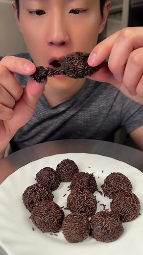 Brazilian Brigadeiro Recipe: Delicious and Crunchy Chocolate Dessert