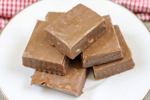 Quick and Easy Homemade Fudge