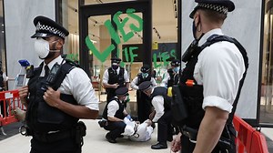 Video. Extinction Rebellion protest outside London HQ of oil giant Shell