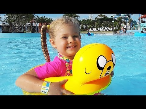 Diana y papá van al parque acuático