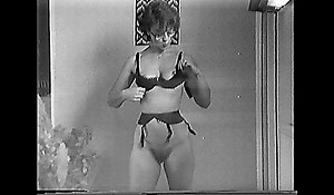 yvonne nude in boots