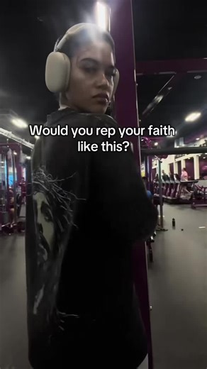Jesus Crown Tee: Everyday Faith Fashion