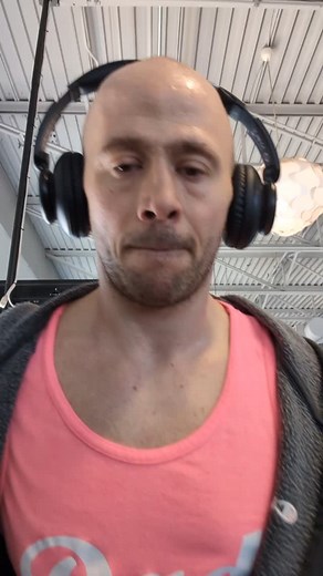 Sweating session is starting @dualipa #training #trainingseason #sweatingsession #sweat #sports #stairmaster #wrestling #prowrestling #fit #fitness #gym #workout #lipsync #lipsyncforyourlife #lipsynccardio #attentionseeker #lgbtqia #lgbtq #gay #warm #millenial #center #attention #centerstage #centerofattention | Alexandre Lessard