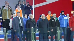 🇷🇺 Vladimir Poutine s'est exprimé lors d'un concert sur la plage Rouge à Moscou célébrant les 10 ans de l'annexion de la péninsule ukrainienne de Crimée, au lendemain de sa large victoire à la présidentielle ⤵️ | Agence France-Presse