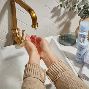 6.9K views · 71 reactions | Now more than ever its important we keep washing our hands  Why not treat hard working hands to our orange flower handcare duo, containing a fragrant blend of geranium, lavandin and sweet orange essential oils to delicately scent the skin  | Liz Earle Beauty Co. | Facebook