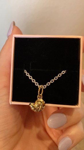 #birthdayhaul and this was one quite special for me. Vanessa/Ursula’s necklace has always been one of my favorite pieces of jewelry! So I ran to my nearest @theofficialpandora to get the charm and a gorgeous chain. The sales associates at @plaza.bonita were so incredibly kind that I got the very last @disneylittlemermaid Ursula charm! #disneypandora #disneypandoracharms #thelittlemermaid #disneylittlemermaid #disneythelittlemermaid #ursula #vanessa #conchnecklace #ursulasnecklace #vanessasneckla