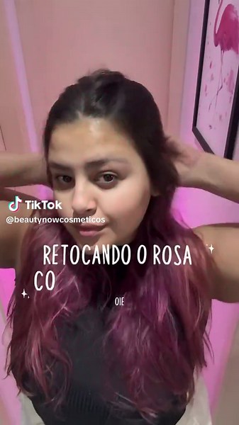 🩷✨ Rosa vibrante, brilho intenso e muito estilo! ✨🩷 A Kamaleão Color Máscara Pigmentante Boto Rosa 100ml é perfeita para quem quer um visual divertido, moderno e cheio de personalidade 🌈 ✔ Cor rosa intensa e super pigmentada ✔ Hidrata enquanto colore os fios ✔ Fórmula vegana e cruelty-free ✔ Fácil de aplicar em casa ✔ Deixa o cabelo macio e com brilho incrível Ideal para transformar o visual sem abrir mão do cuidado com os cabelos 💖 🛍 Garanta já a sua no TikTok Shop! #KamaleaoColor #BotoRos
