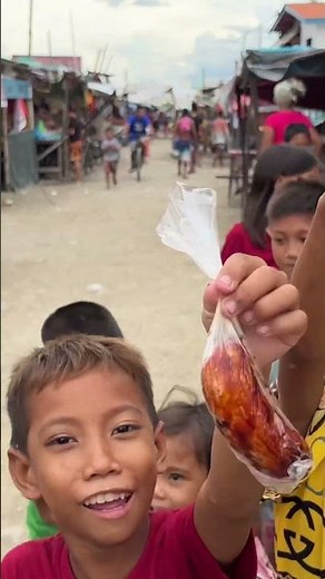 Visiting the BIGGEST Badjao Tribe in Cebu City, & feeding the kids 😊 #badjao #cebu #philippines