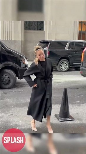 Bridget Jones Actress Renee Zellweger Looks Fabulous While Arriving Back At Her Hotel