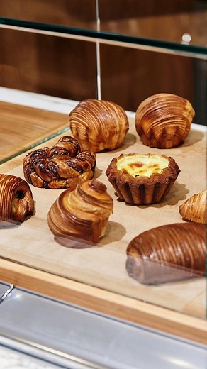 5.8K views · 10 comments | A tip for sunny days: a sweet pastry from Canal (@canalberlin) 縷 You might know Canal for their eclairs, or maybe even their ice cream, but their pastries are also delicious. Find their puff pastries available in their Linienstrasse and Sophienstraße stores only. Pairs well with a sunny spot and a coffee… Cover Photo: Canal Berlin . . . . #ceeceeberlin #berlincity #pastry #weloveberlin | Cee Cee | Facebook