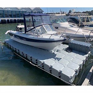 [Hot Item] Modular Floating Dock Plastic Pontoon Cube Water Floating Platform Boat Lift System