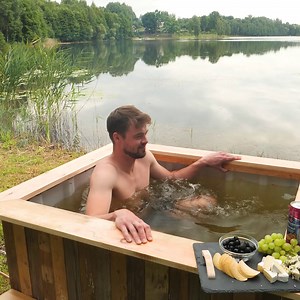 9.4K views · 25 reactions | Fun Hot Tub On The Lakeshore! | Awesome | Facebook