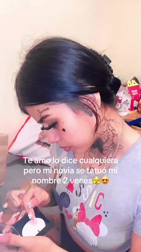 Tatuajes de Amor: Mi Novia se Tatuó Mi Nombre