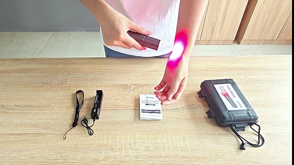 Handheld Red Light Therapy Wand, ULTREMA Infrared Light Therapy Device for Body, Red Light Therapy Torch with 630nm, 660nm, 850nm, 900nm Wavelengths