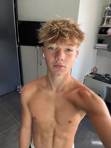 Fashion Trends for Twinks: Embracing Your Unique Style