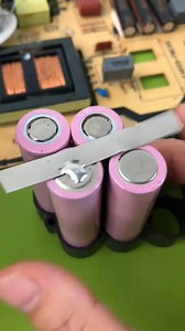 No spot welder needed—use a soldering iron to weld nickel strips to 18650 lithium batteries in just one second. #DIY #HighPerformanceTools #18650LithiumBattery | LCDrepairguide